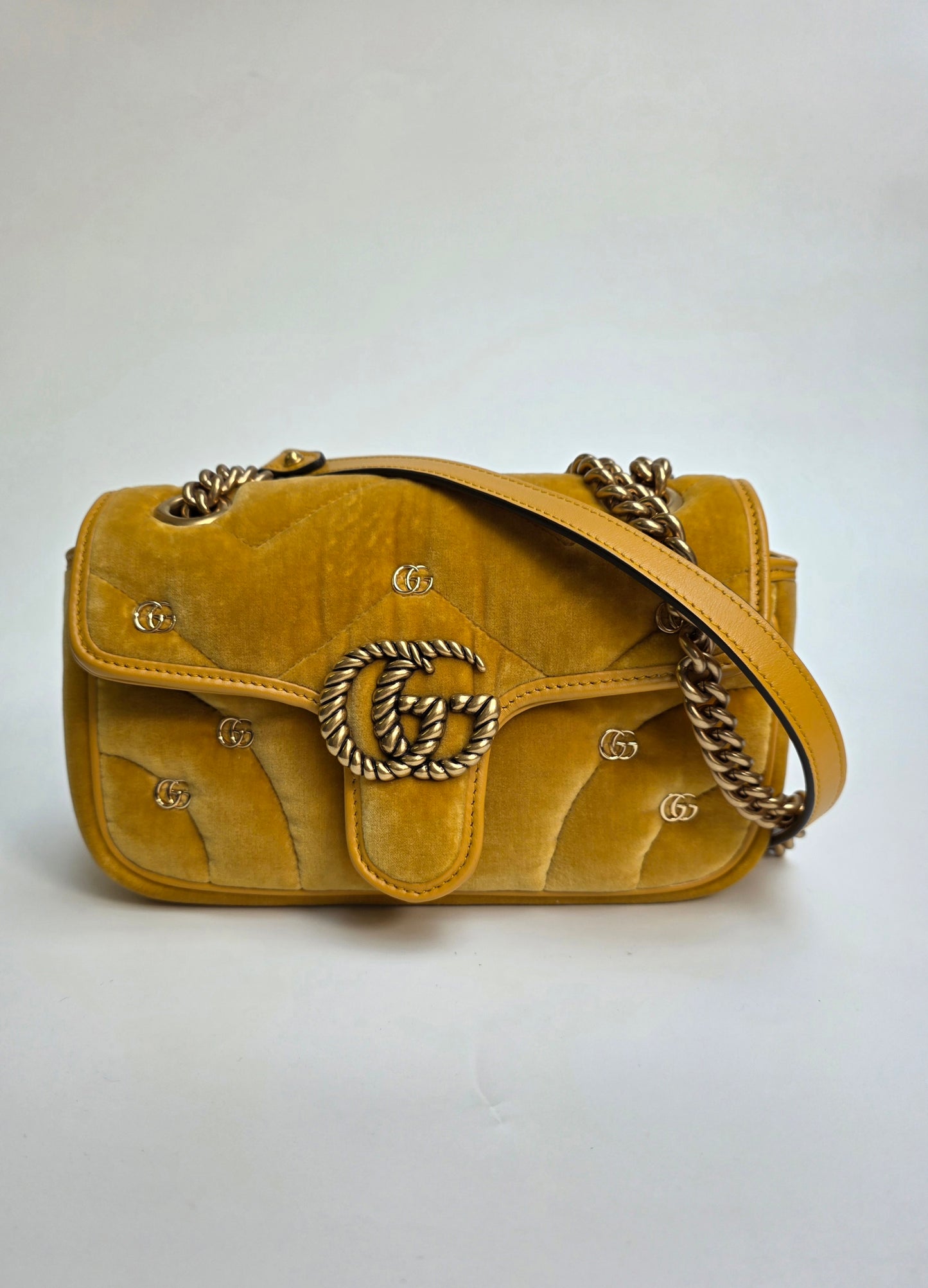 Borsa Gucci Marmont in velluto colore senape