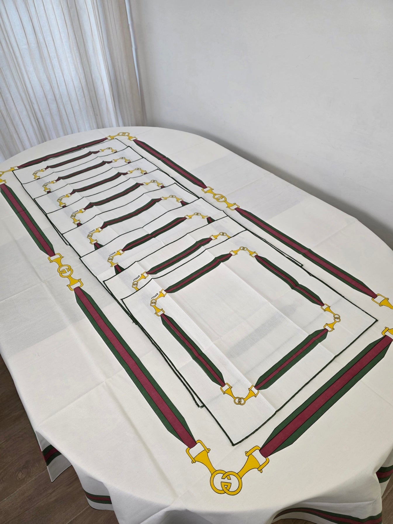 Set Rettangolare Tovaglia con 8 tovaglioli “Nastro Ginori”, anni '70