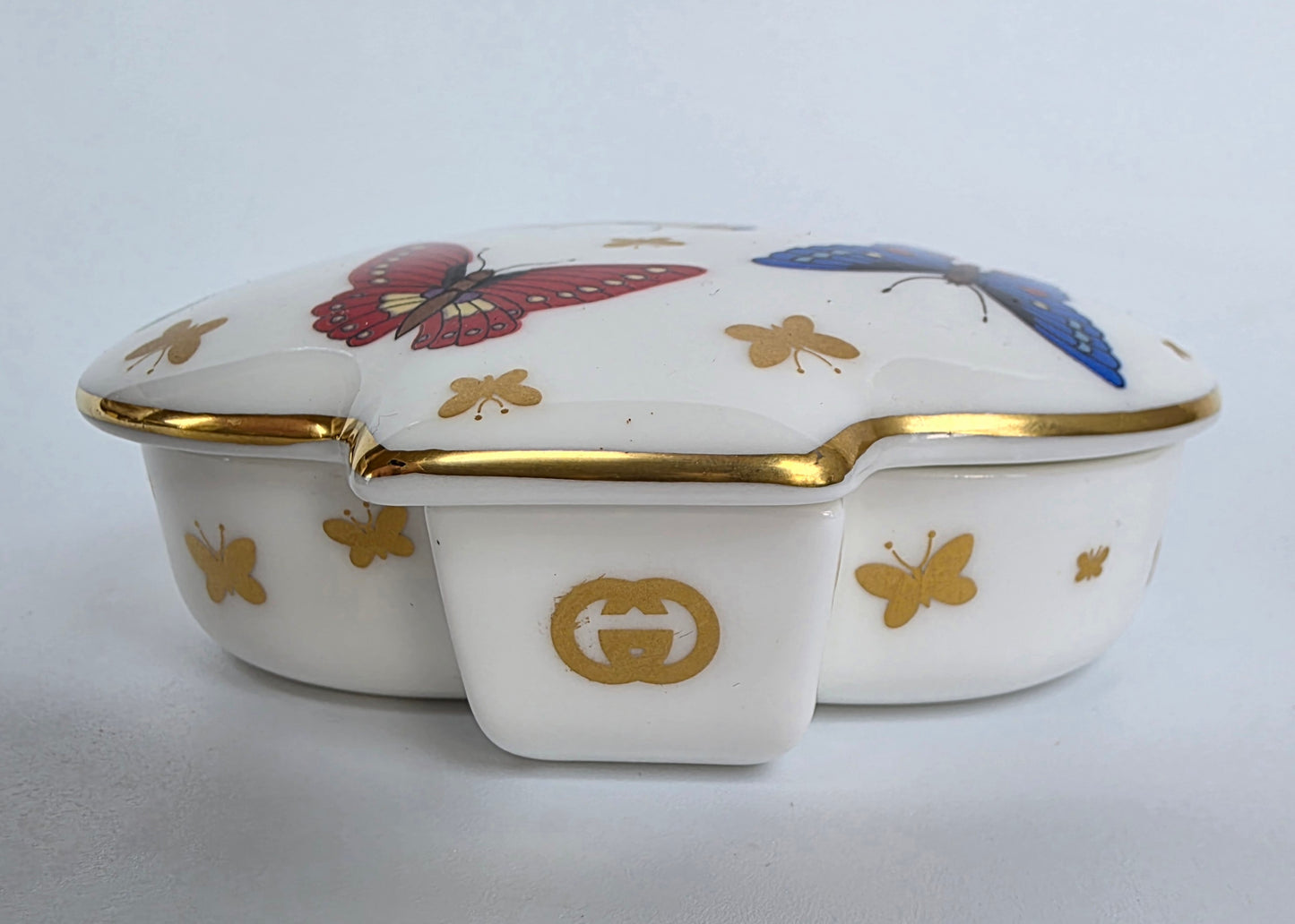 Scatola Gucci a forma di seme di Fiori in porcellana inglese, anni '70-'80