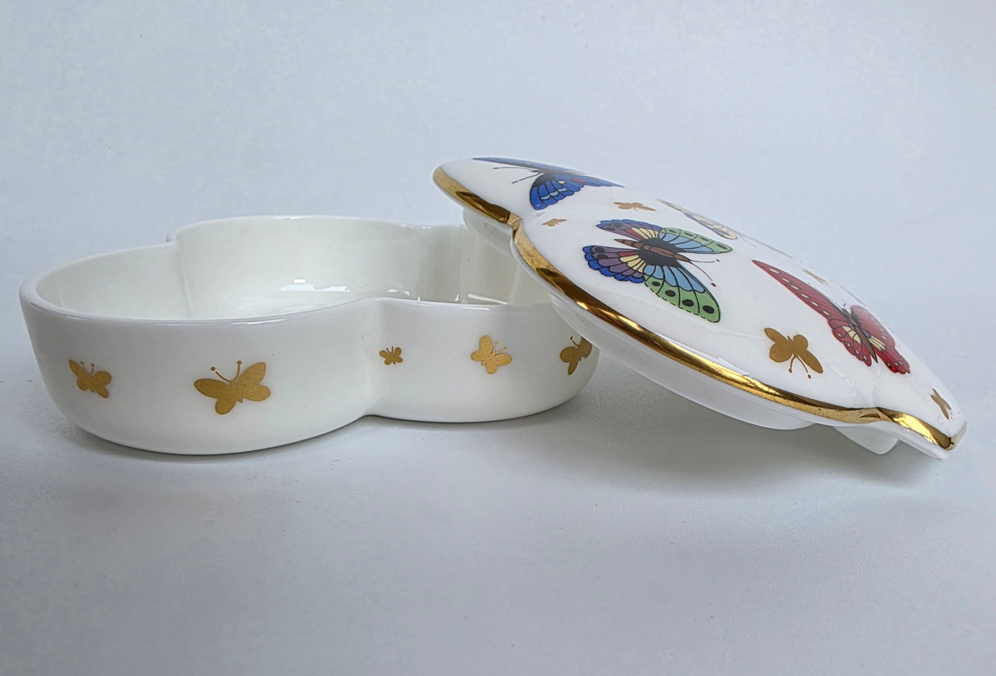 Scatola Gucci a forma di seme di Fiori in porcellana inglese, anni '70-'80
