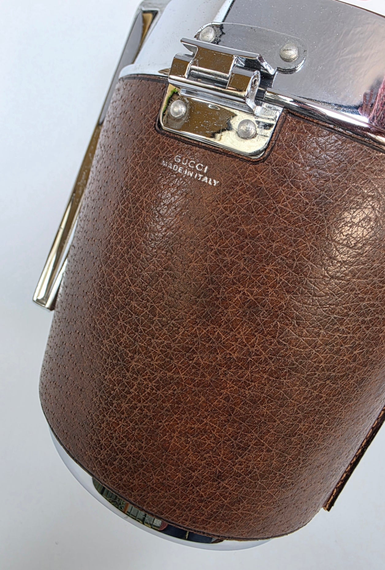 Secchiello Portaghiaccio Gucci vintage in pelle e acciaio con pinze, anni '70
