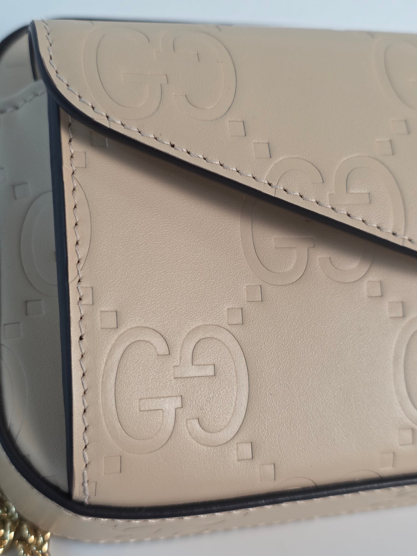 Gucci mini bag GG Matelassè in pelle beige