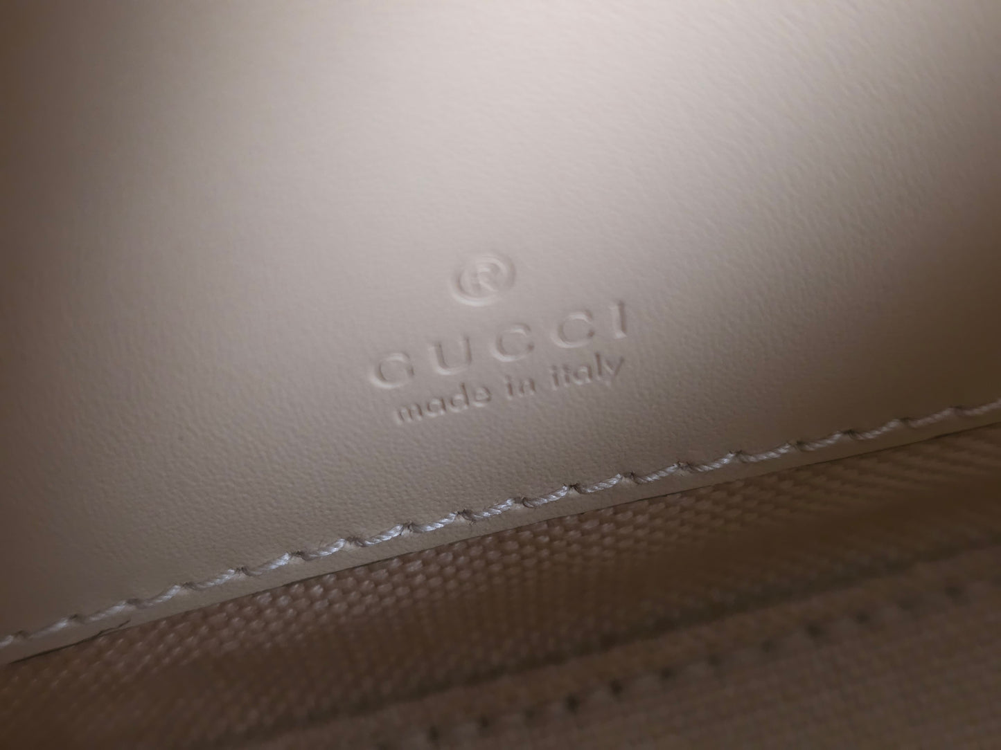 Gucci mini bag GG Matelassè in pelle beige