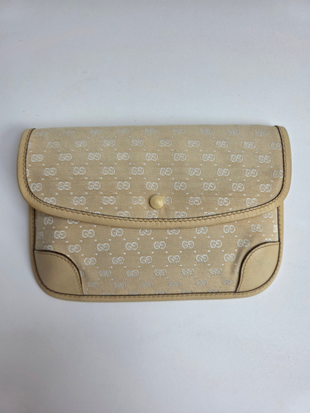 Mini pochette Gucci vintage in micro GG monogram e pelle beige, anni '90