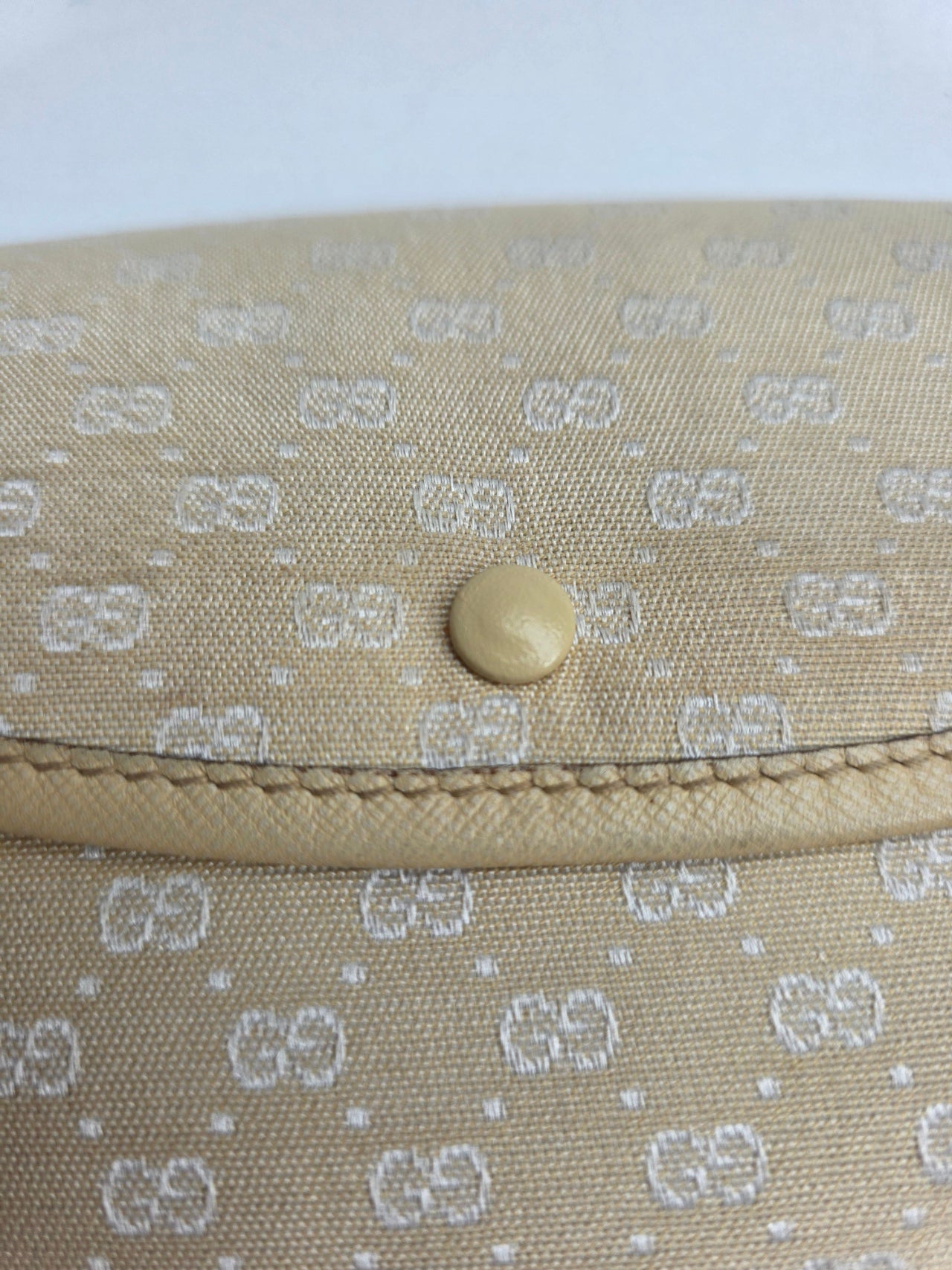 Mini pochette Gucci vintage in micro GG monogram e pelle beige, anni '90