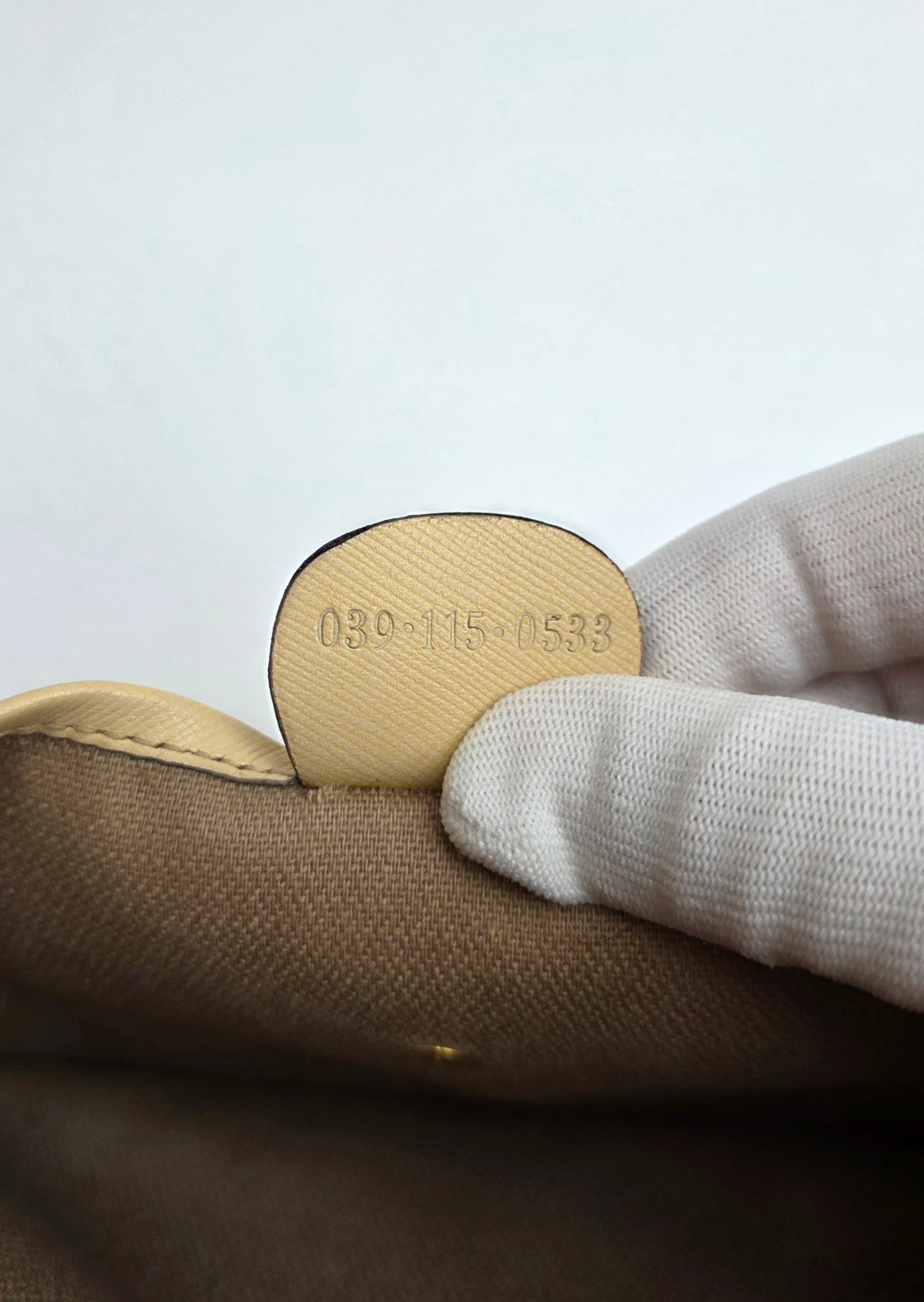 Mini pochette Gucci vintage in micro GG monogram e pelle beige, anni '90