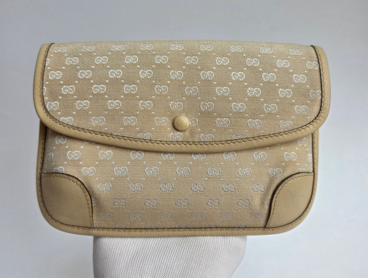 Mini pochette Gucci vintage in micro GG monogram e pelle beige, anni '90
