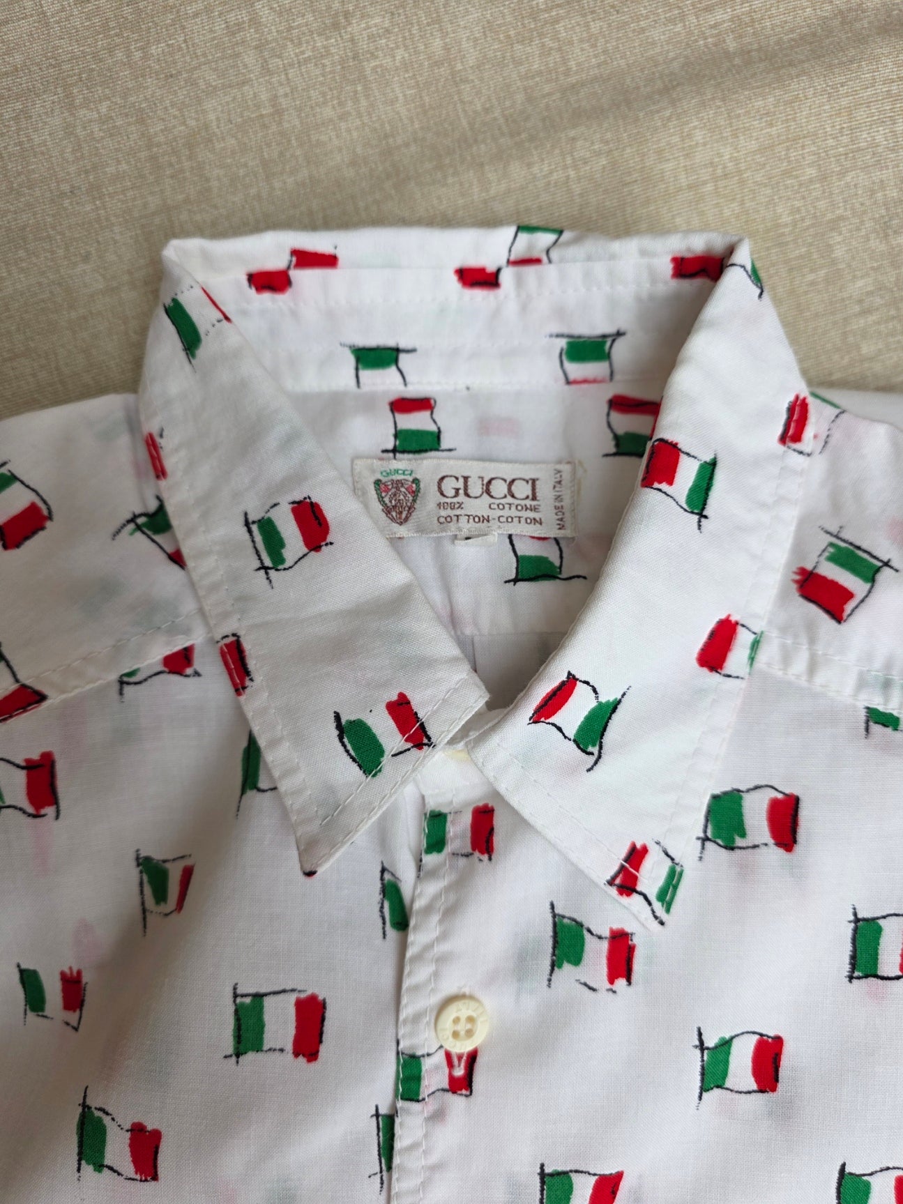 Camicia da uomo Gucci vintage "Bandiere italiane", anni '80