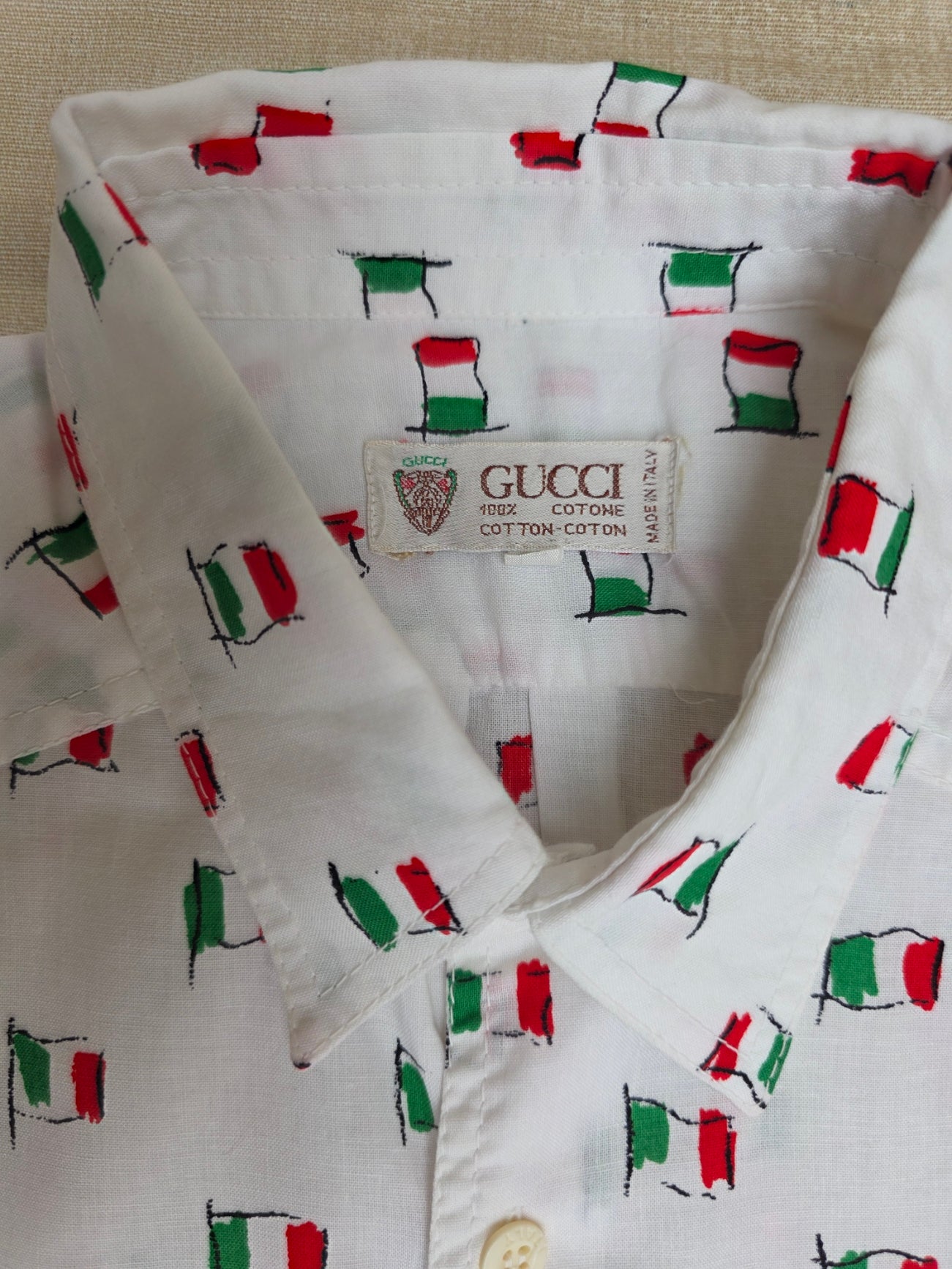 Camicia da uomo Gucci vintage "Bandiere italiane", anni '80