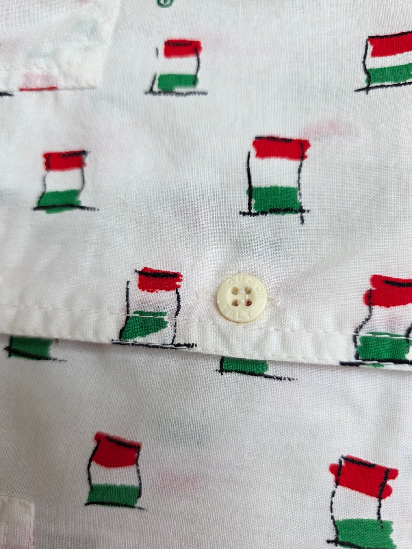 Camicia da uomo Gucci vintage "Bandiere italiane", anni '80