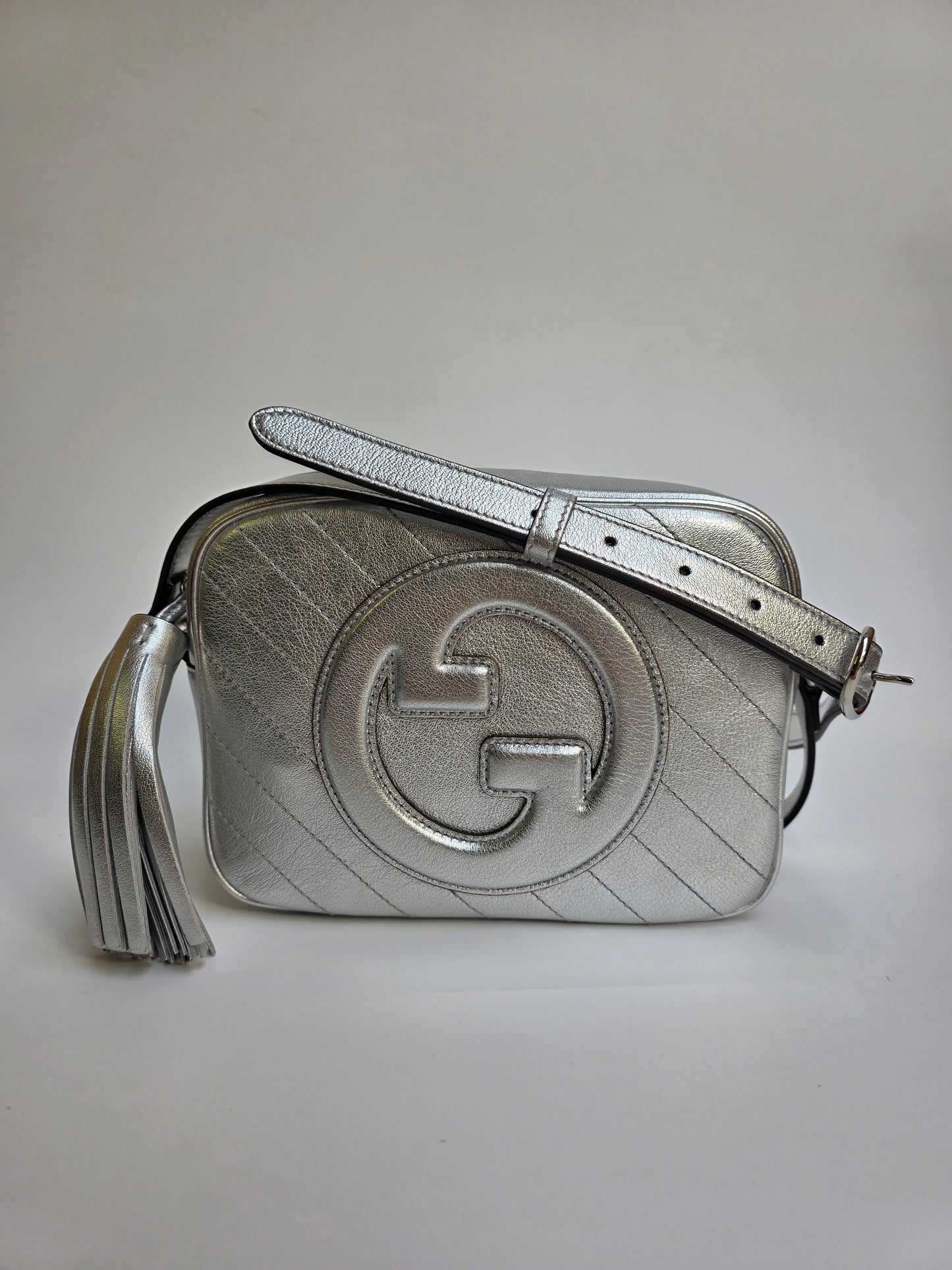 Borsa a tracolla Gucci Blondie colore argentato
