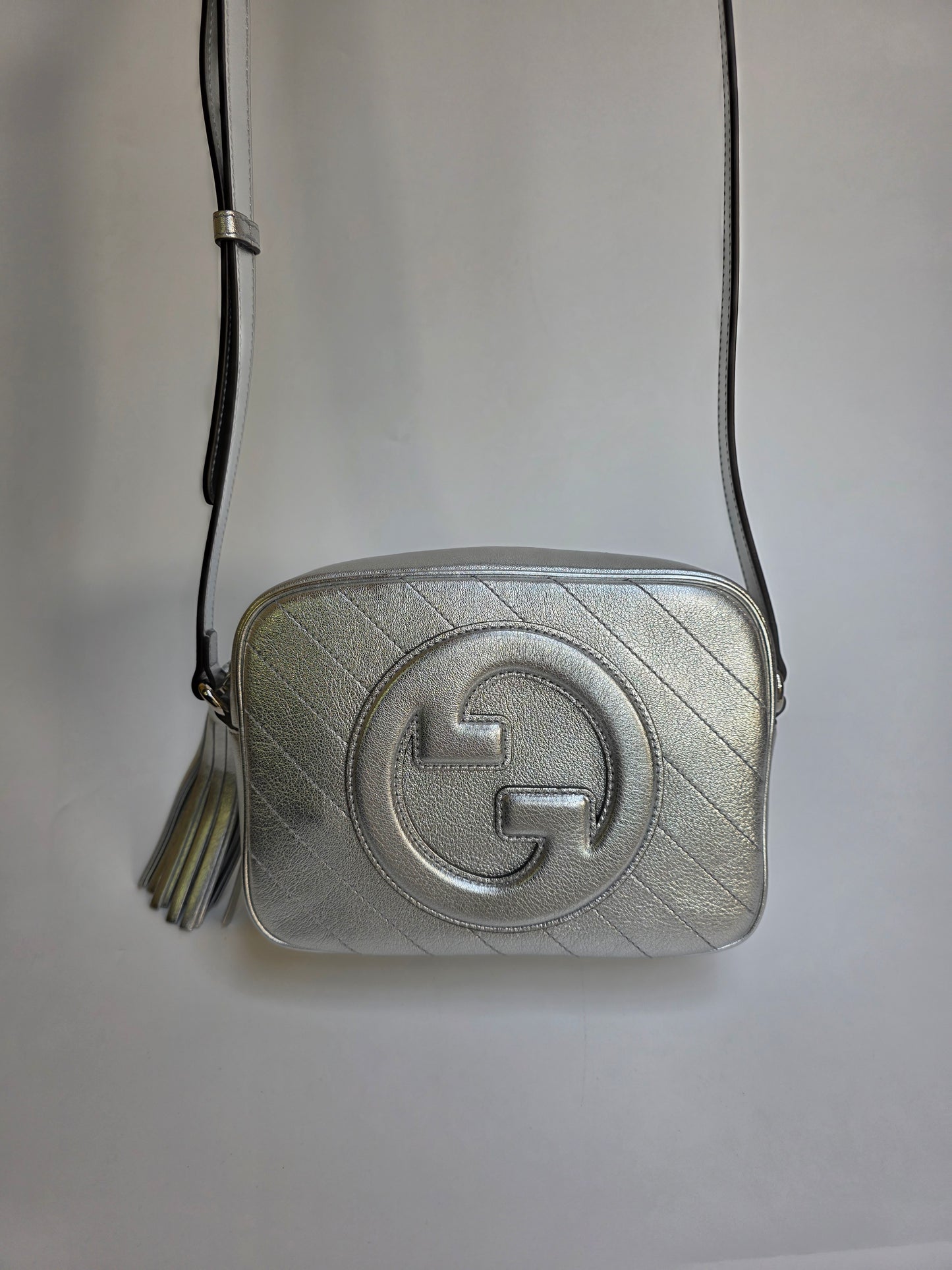 Borsa a tracolla Gucci Blondie colore argentato