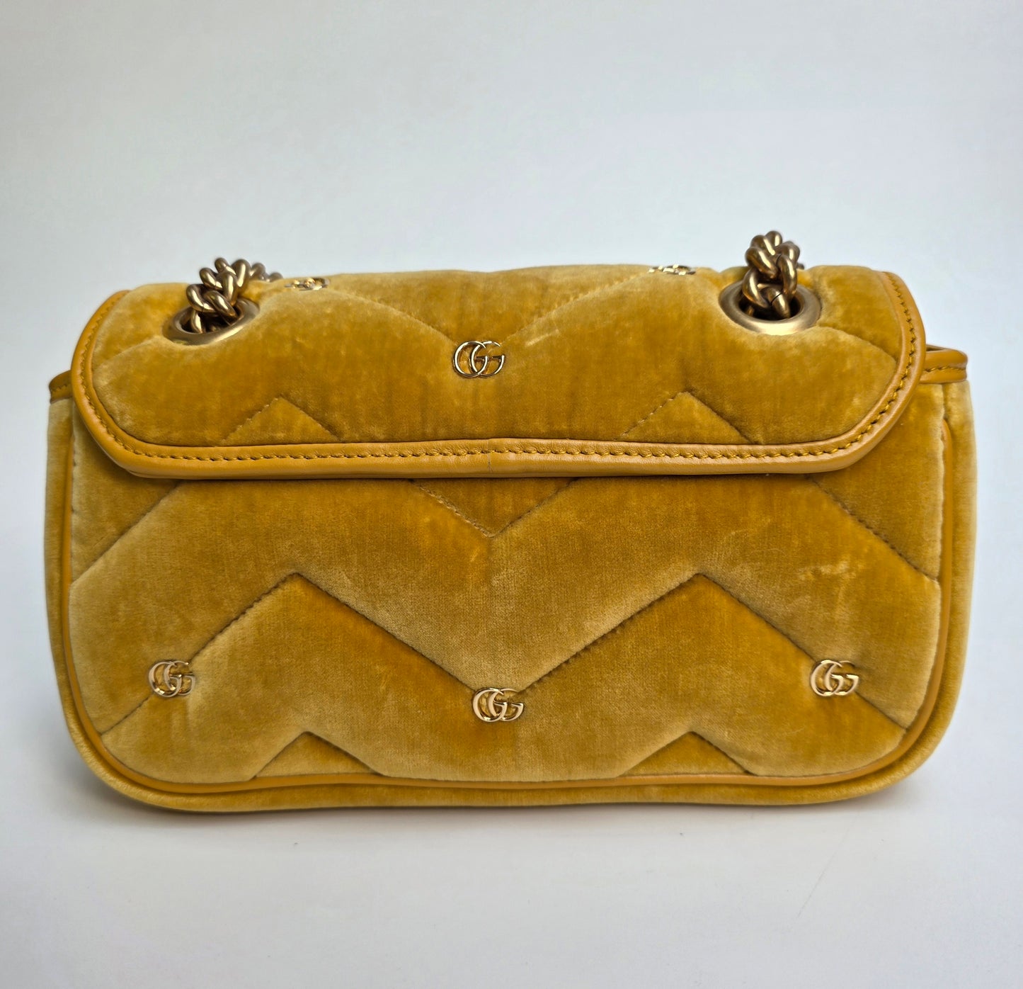 Borsa Gucci Marmont in velluto colore senape
