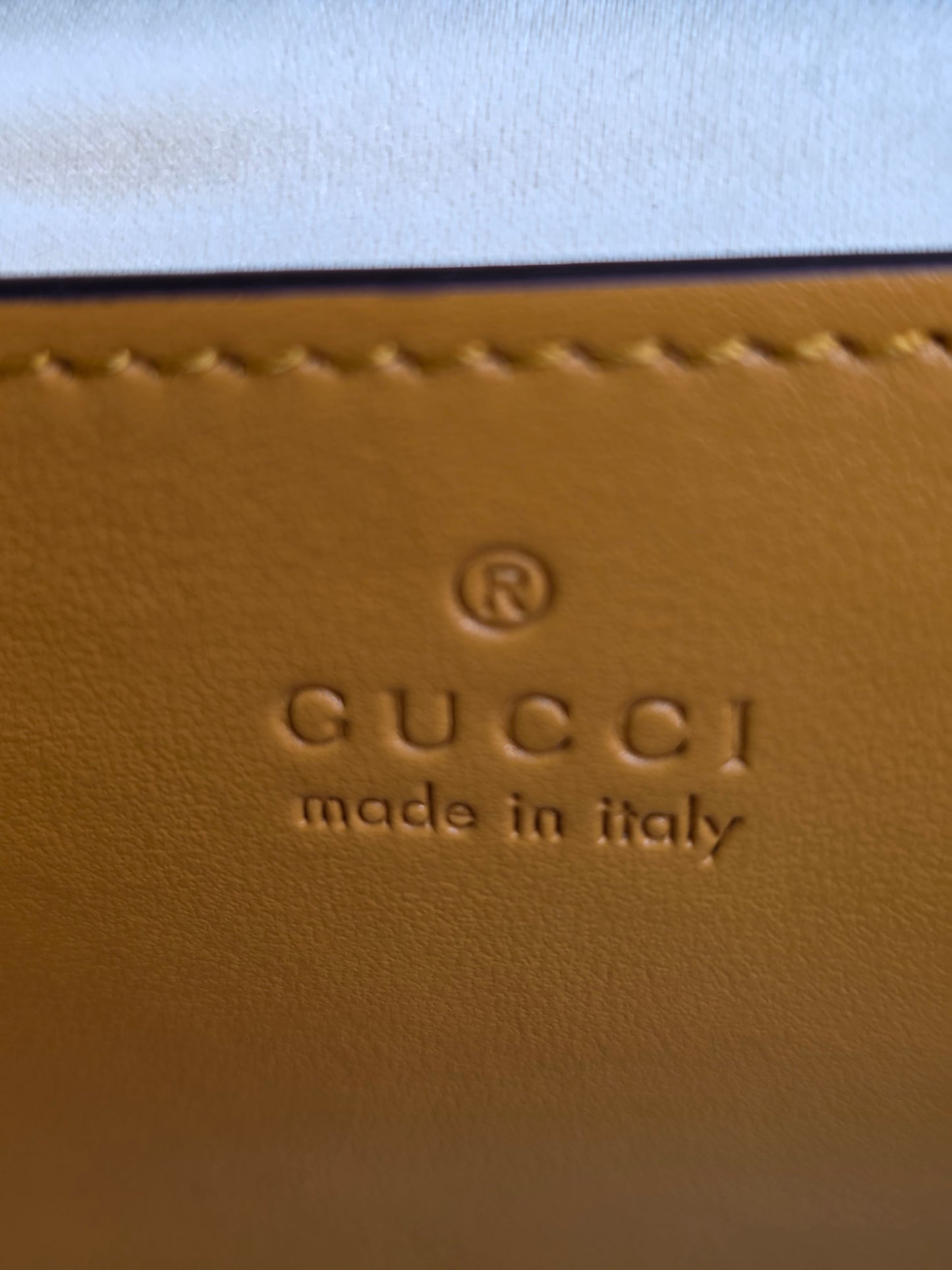 Borsa Gucci Marmont in velluto colore senape