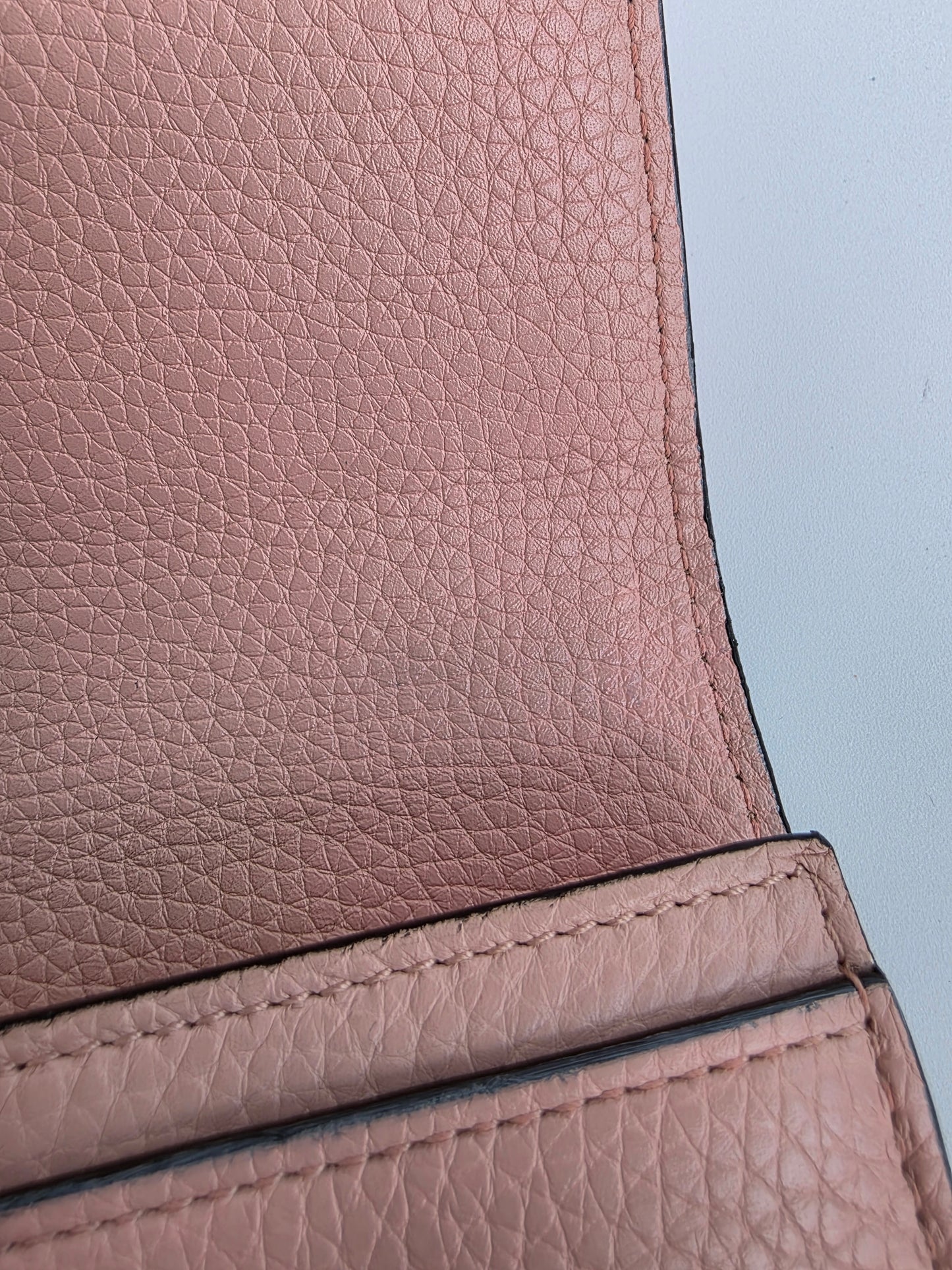 Portafoglio Gucci Blind For Love in pelle rosa cipria