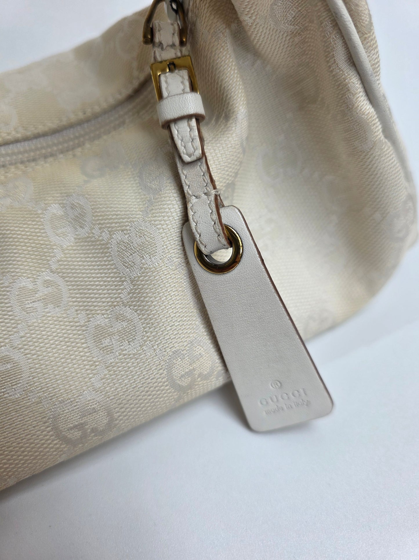 Borsa Gucci vintage modello baguette in tela GG monogram bianca, anni '90