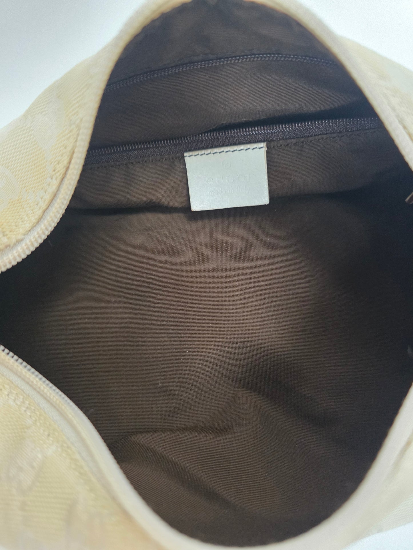 Borsa Gucci vintage modello baguette in tela GG monogram bianca, anni '90