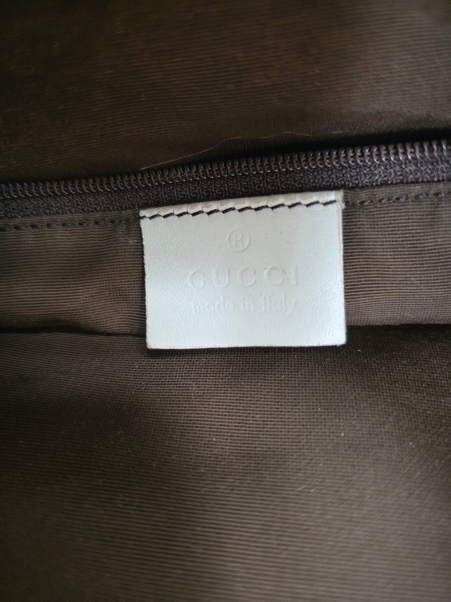 Borsa Gucci vintage modello baguette in tela GG monogram bianca, anni '90