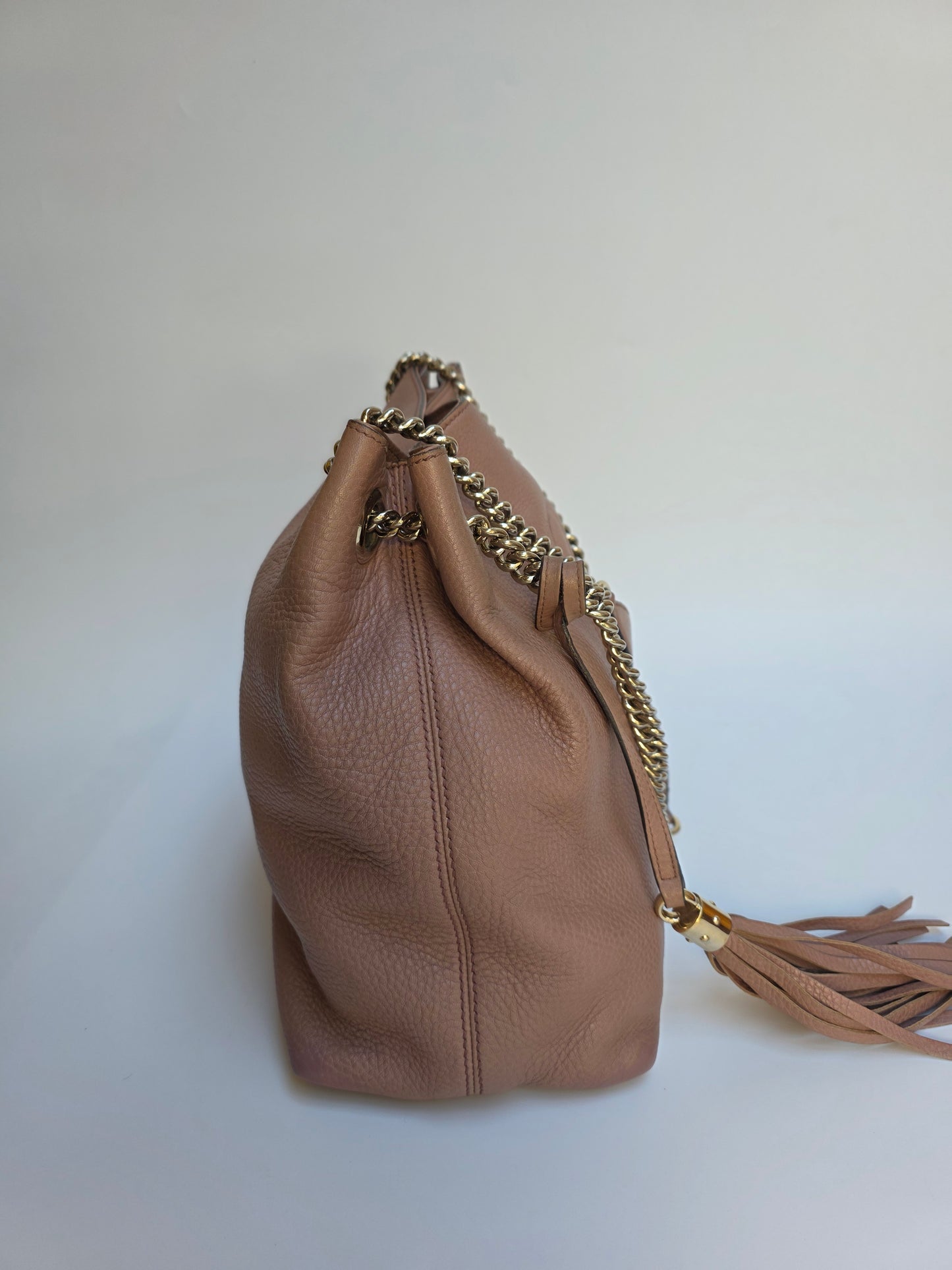 Borsa Tote Gucci Soho in pelle rosa con catena dorata