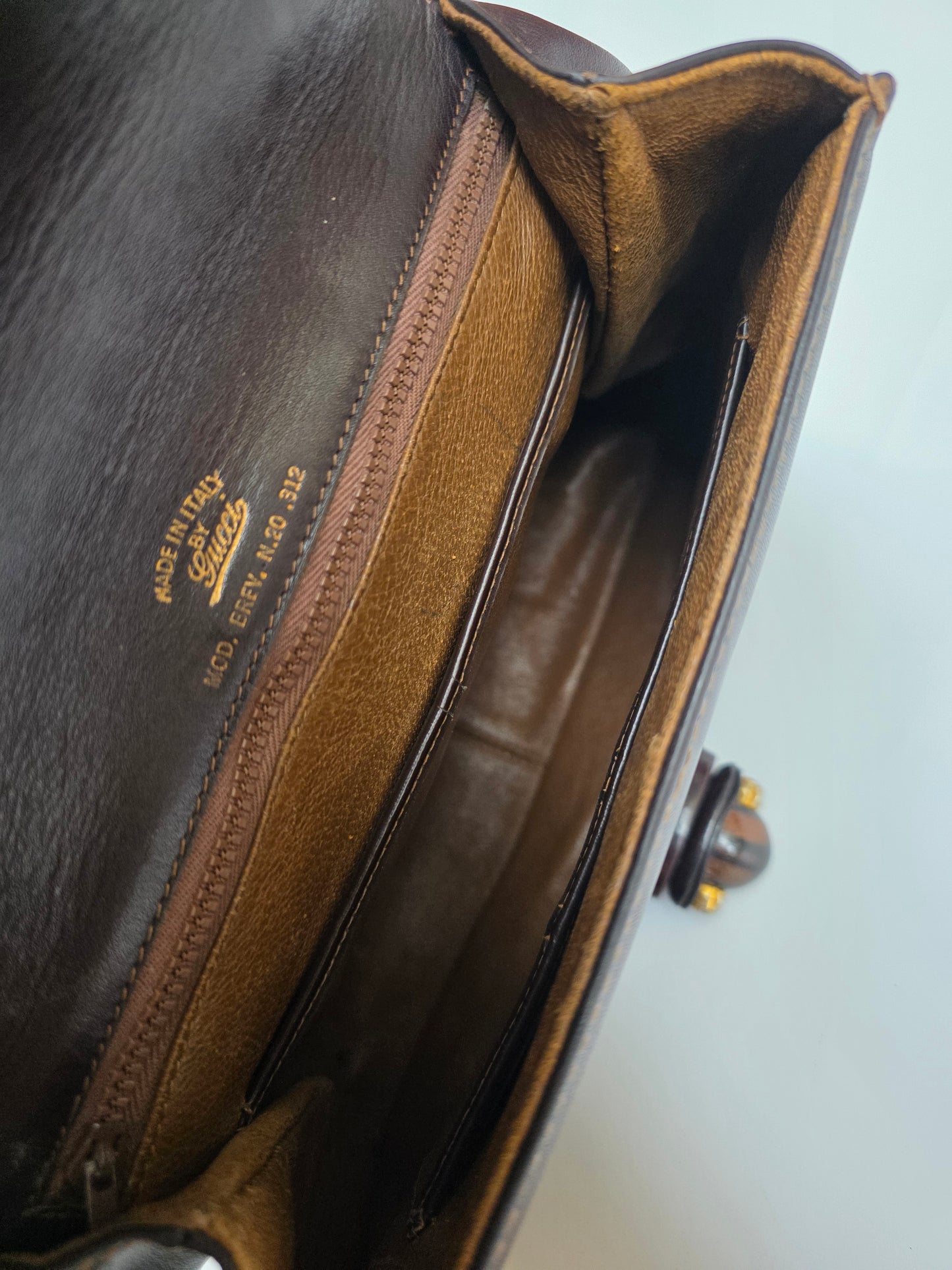 Borsa Gucci vintage con chiusura in legno, anni '50