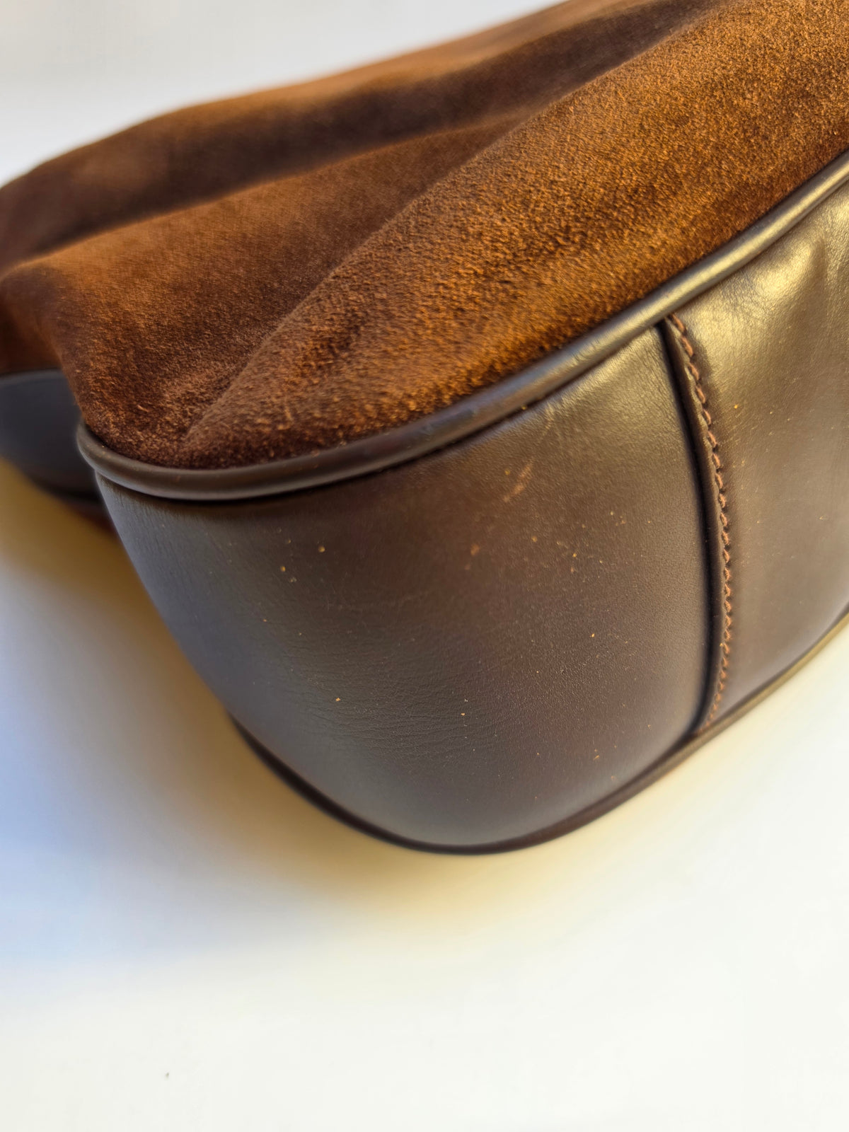 Borsa Gucci Bamboo Top Handle in camoscio testa di moro, anni '90