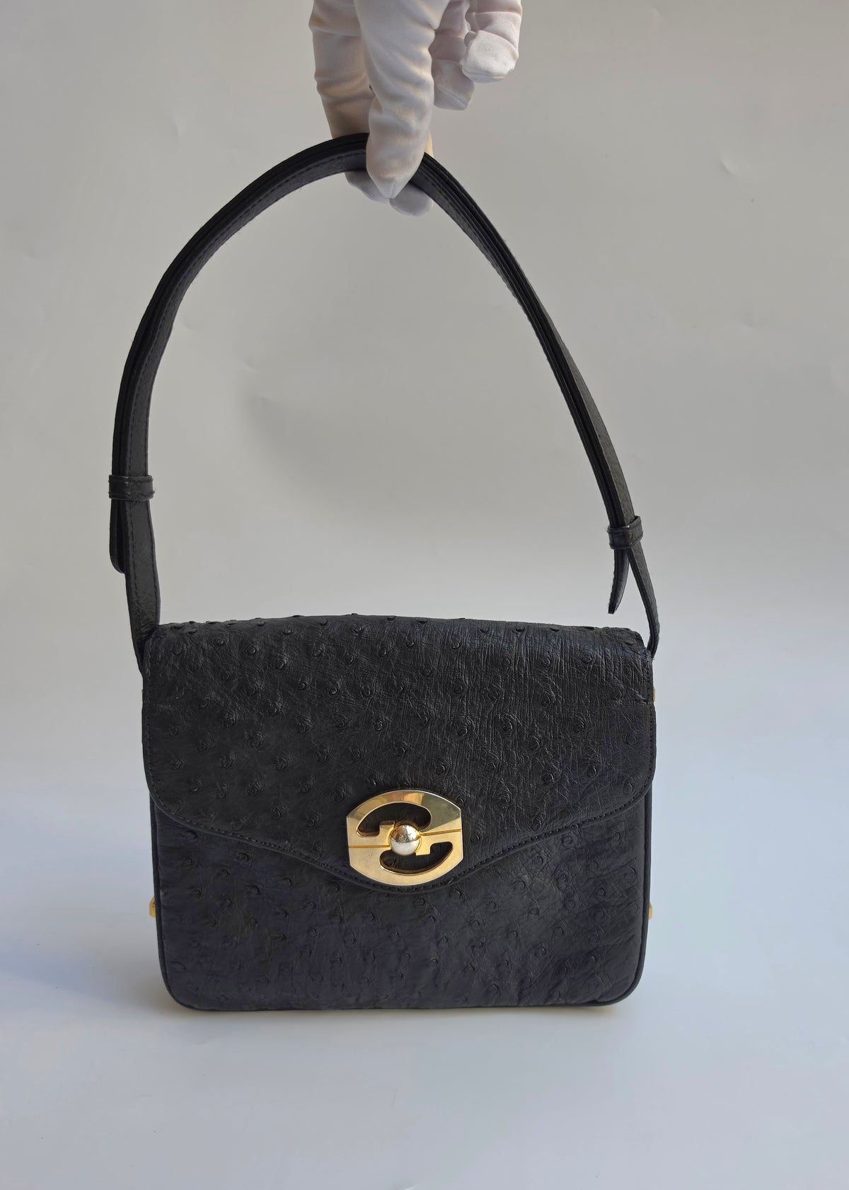 Borsa a spalla Gucci vintage in pelle di struzzo nera, anni '70