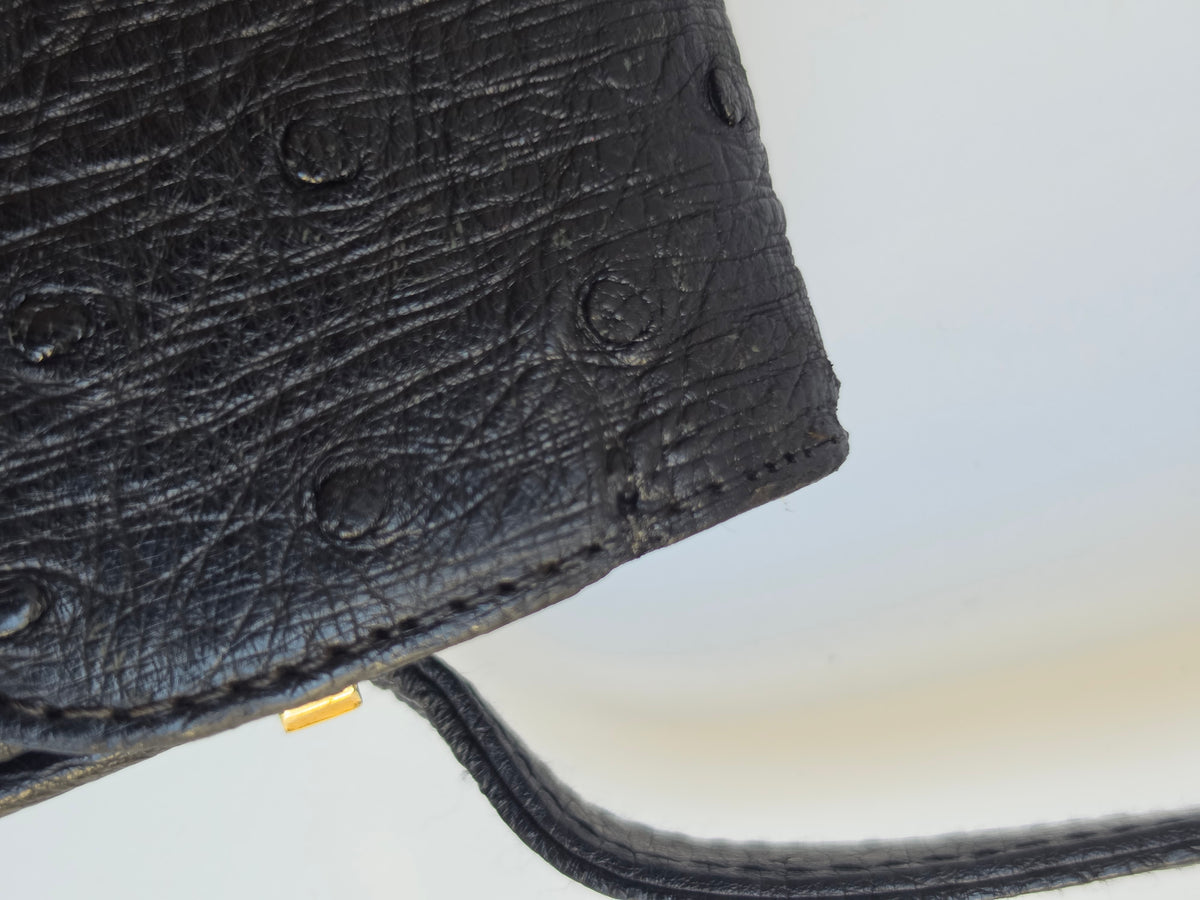 Borsa a spalla Gucci vintage in pelle di struzzo nera, anni '70