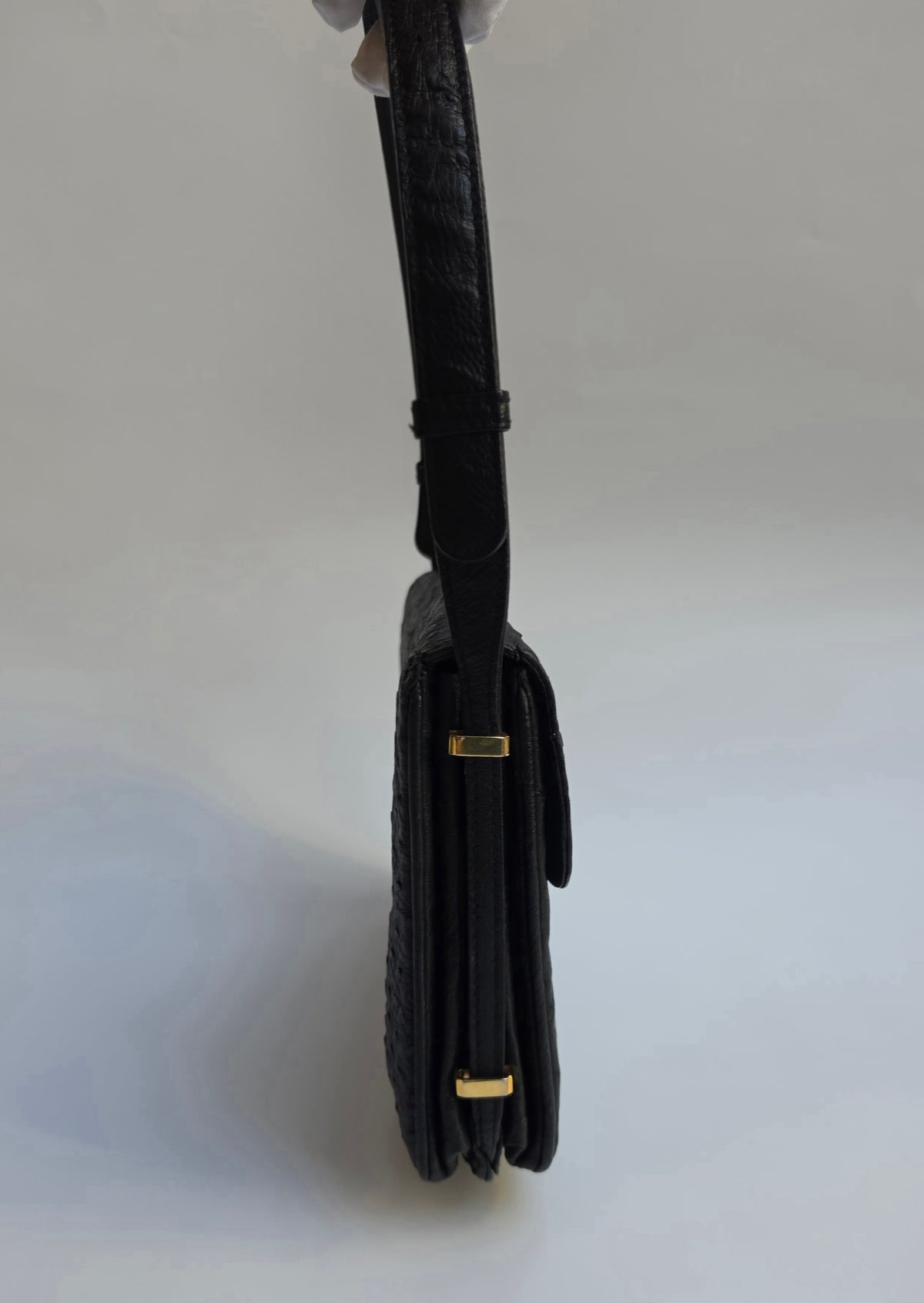 Borsa a spalla Gucci vintage in pelle di struzzo nera, anni '70