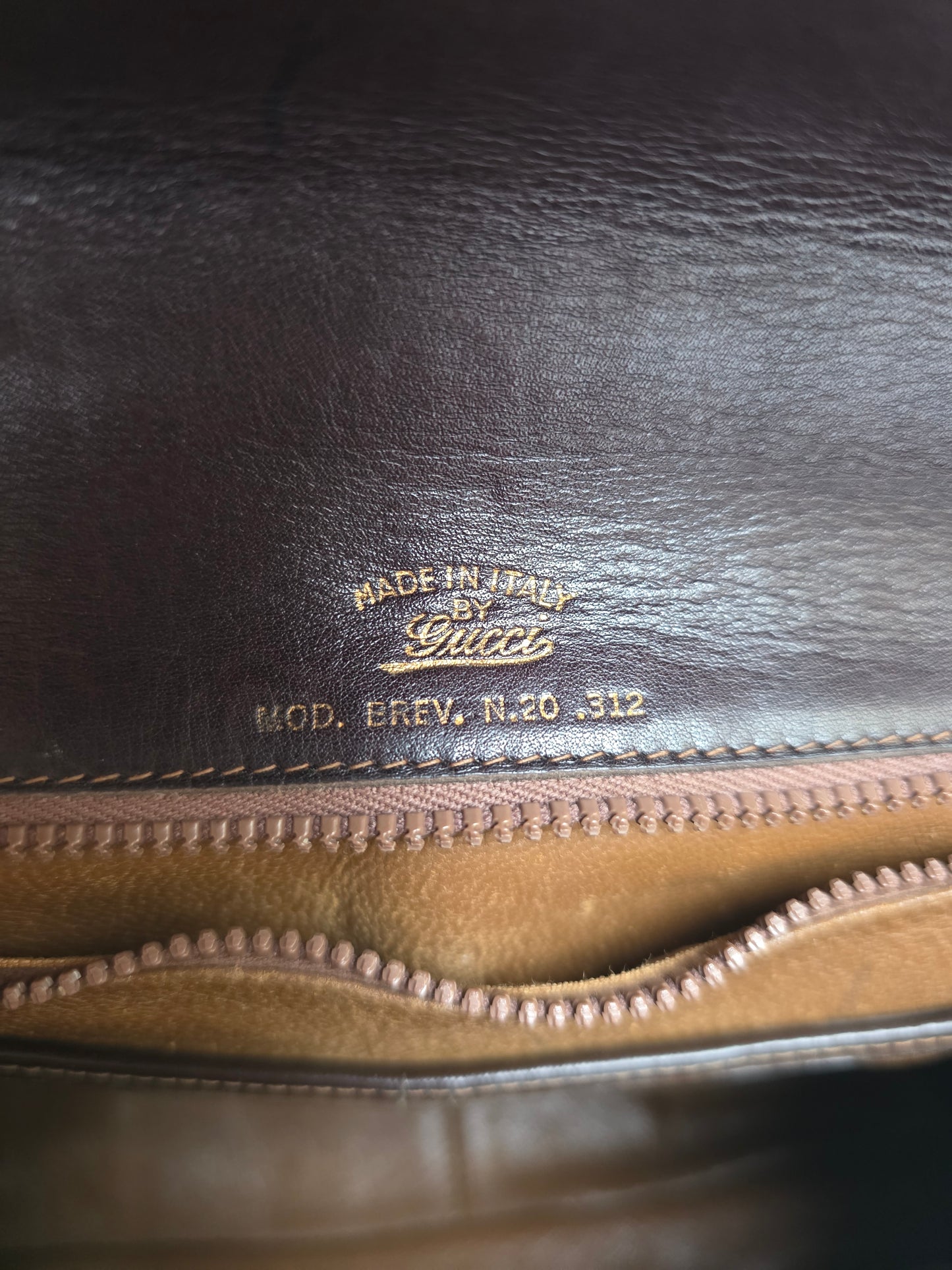 Borsa Gucci vintage con chiusura in legno, anni '50