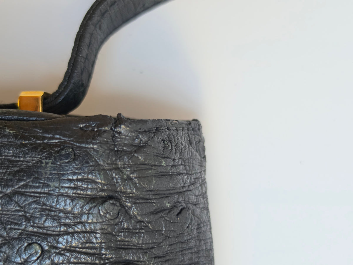 Borsa a spalla Gucci vintage in pelle di struzzo nera, anni '70